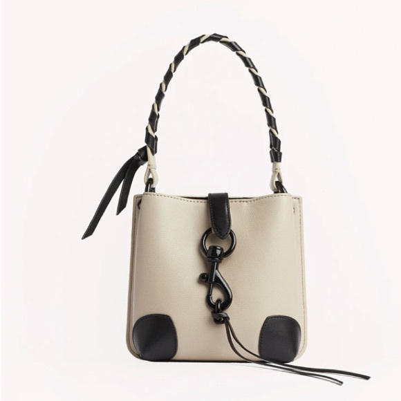 megan mini feed bag with whipstitch